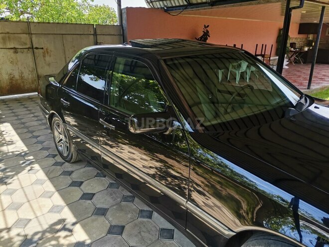 Mercedes C 230 2000, 300,000 km - 2.3 l - Qax