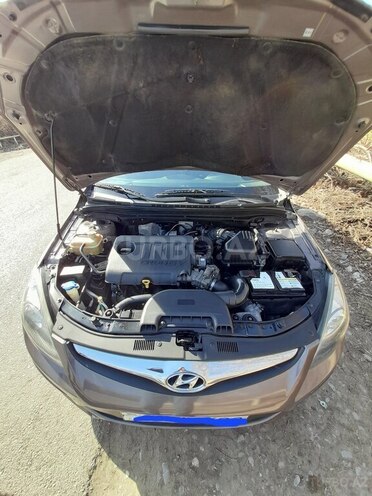 Hyundai i30 2011, 235,100 km - 1.6 l - Şəki