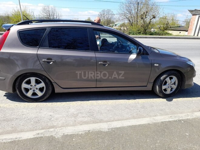 Hyundai i30 2011, 235,100 km - 1.6 l - Şəki
