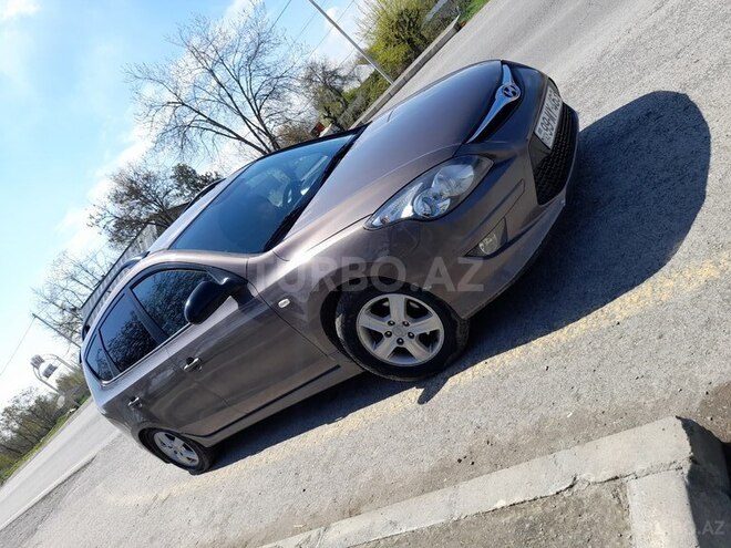 Hyundai i30 2011, 235,100 km - 1.6 l - Şəki