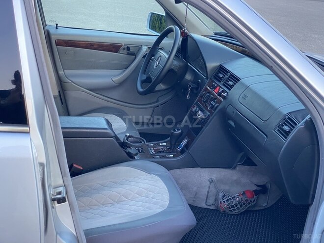Mercedes C 230 1999, 370,000 km - 2.3 л - Saatlı
