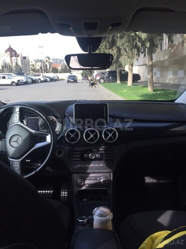Mercedes B 180 2012, 72,000 km - 1.6 l - Bakı