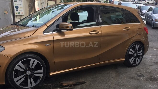Mercedes B 180 2012, 72,000 km - 1.6 l - Bakı