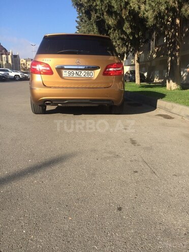 Mercedes B 180 2012, 72,000 km - 1.6 l - Bakı