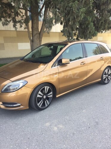 Mercedes B 180 2012, 72,000 km - 1.6 l - Bakı