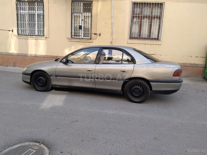 Opel Omega 1997, 296,000 km - 2.0 l - Sumqayıt