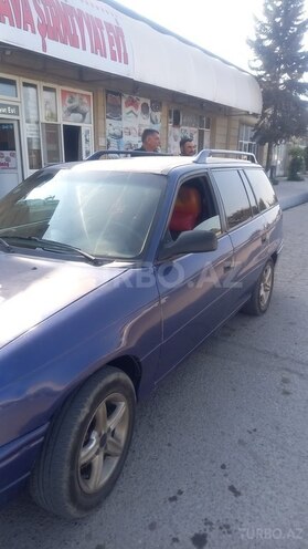Opel Astra 1998, 216,400 km - 1.6 l - Salyan