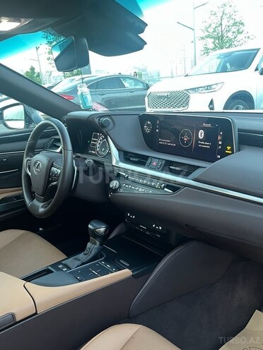 Lexus ES 300h 2021, 8,700 km - 2.5 l - Bakı