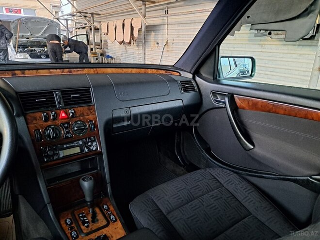 Mercedes C 240 2000, 276,000 km - 2.4 l - Gəncə