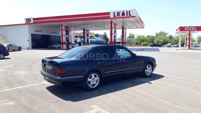 Mercedes E 220 2000, 355,000 km - 2.2 l - Ağcabədi