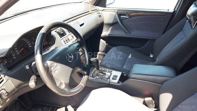 Mercedes E 220 2000, 355,000 km - 2.2 l - Ağcabədi