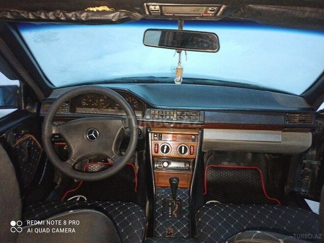 Mercedes E 250 1990, 321,800 km - 2.5 l - Bakı