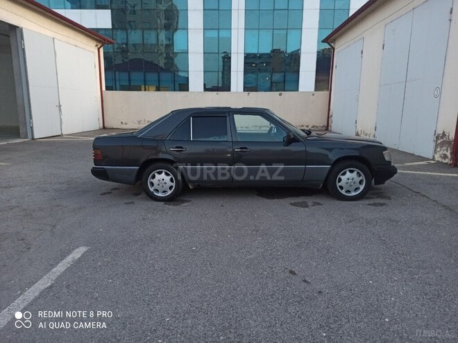 Mercedes E 250 1990, 321,800 km - 2.5 l - Bakı