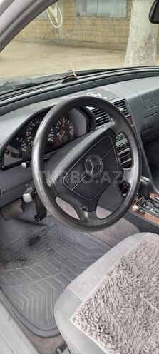 Mercedes C 200 1998, 197,680 km - 2.0 l - Qazax