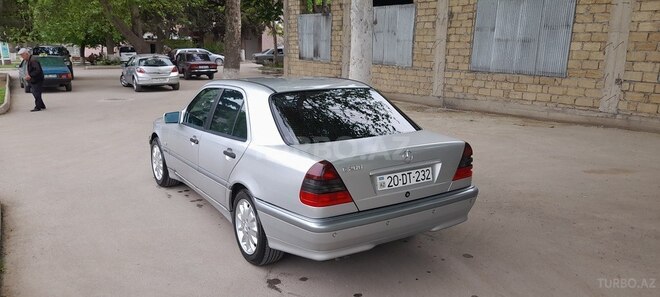 Mercedes C 200 1998, 197,680 km - 2.0 l - Qazax