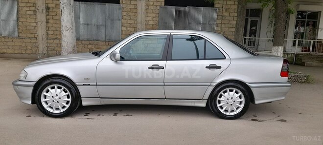 Mercedes C 200 1998, 197,680 km - 2.0 l - Qazax