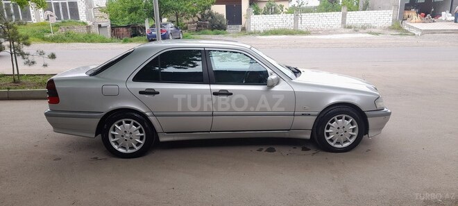 Mercedes C 200 1998, 197,680 km - 2.0 l - Qazax