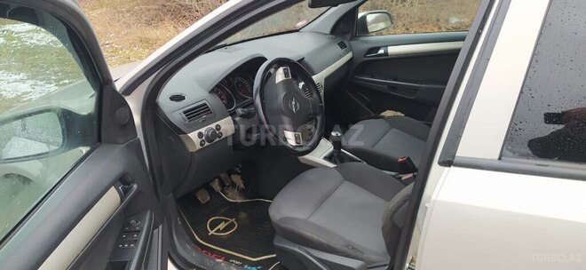 Opel Astra 2008, 220,000 km - 1.4 l - Qusar