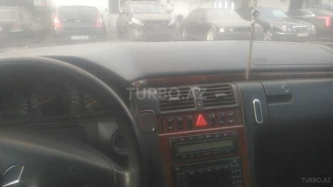 Mercedes E 320 2000, 503,000 km - 3.2 l - Bakı