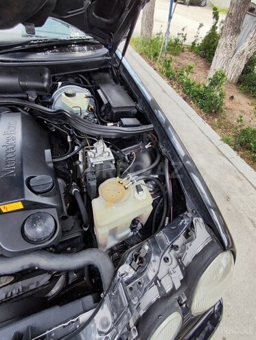 Mercedes E 240 2000, 350,000 km - 2.6 l - Bakı