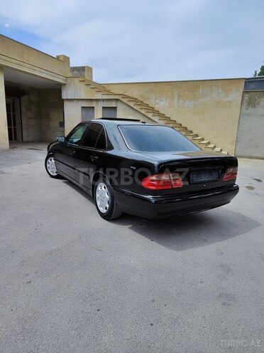 Mercedes E 240 2000, 350,000 km - 2.6 l - Bakı