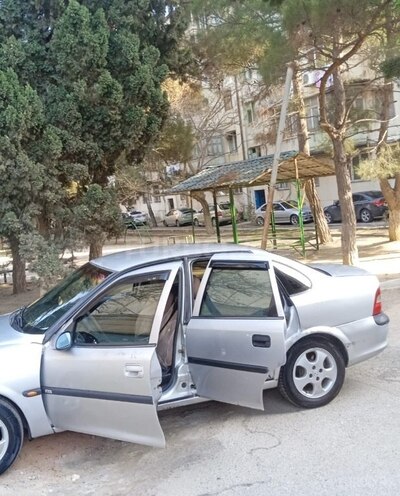 Opel Vectra 1997, 400,000 km - 1.6 l - Bakı