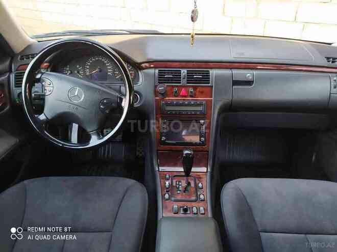 Mercedes E 240 2001, 210,000 km - 2.6 l - Salyan