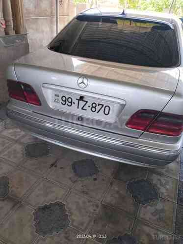 Mercedes E 240 2001, 210,000 km - 2.6 l - Salyan