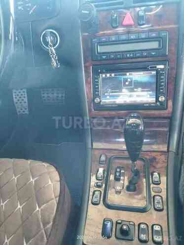 Mercedes E 240 2001, 210,000 km - 2.6 l - Salyan