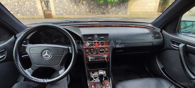 Mercedes C 200 1999, 550,000 km - 2.0 л - Ucar