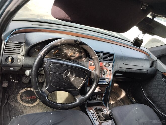 Mercedes C 250 1995, 250,000 km - 2.5 l - Bakı