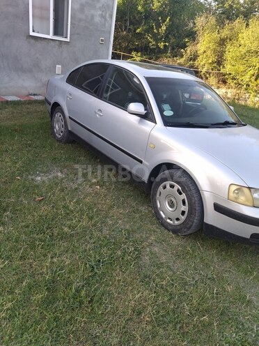 Volkswagen Passat 1999, 189,000 km - 2.0 l - Şəki