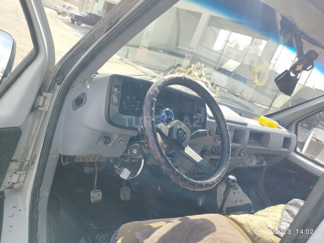 GAZ 330200 2001, 30,000 km - 2.5 л - Xaçmaz