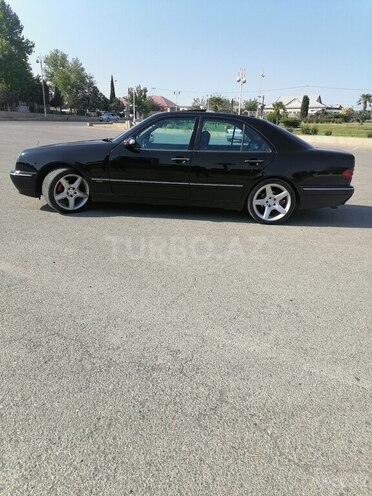 Mercedes E 240 2001, 308,959 km - 2.4 l - Tərtər