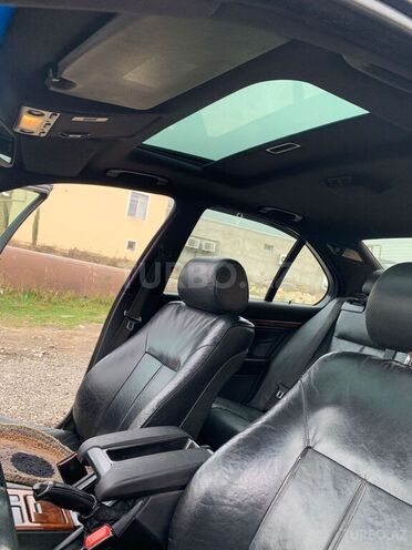 BMW 528 1999, 348,000 km - 2.8 l - Bakı