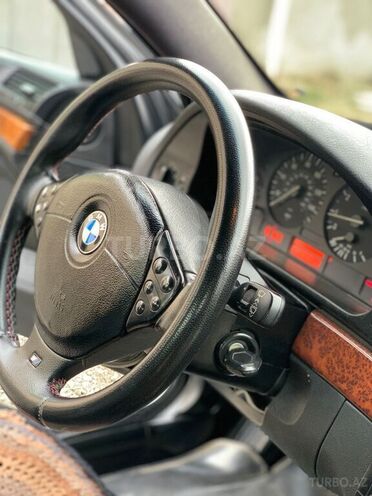 BMW 528 1999, 348,000 km - 2.8 l - Bakı