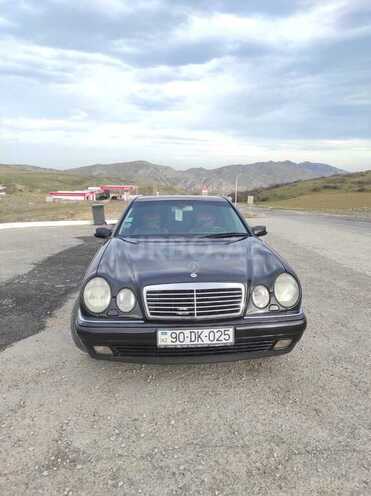 Mercedes E 240 1999, 240,000 km - 2.4 l - Bakı