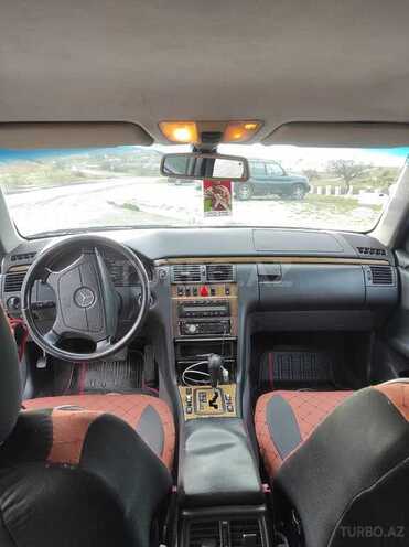 Mercedes E 240 1999, 240,000 km - 2.4 l - Bakı
