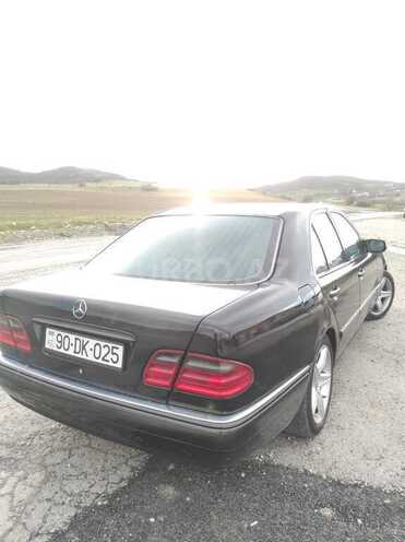 Mercedes E 240 1999, 240,000 km - 2.4 l - Bakı