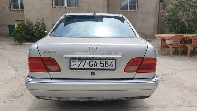 Mercedes E 230 1997, 310,000 km - 2.3 l - Bakı