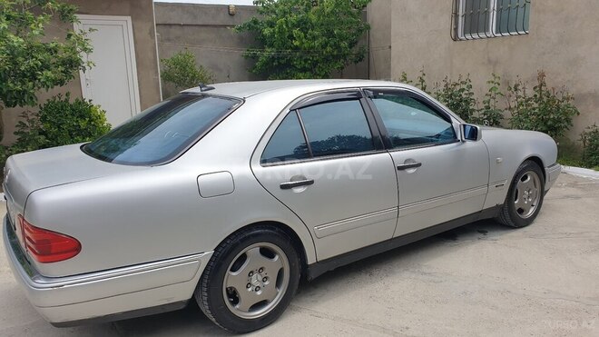 Mercedes E 230 1997, 310,000 km - 2.3 l - Bakı
