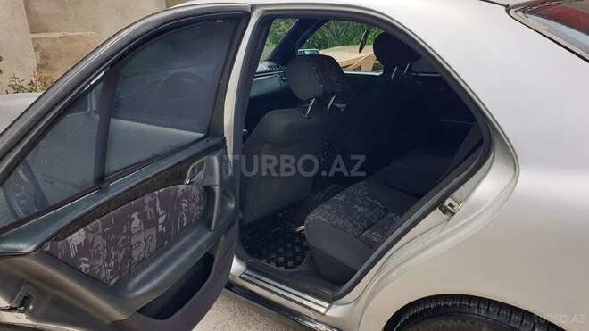 Mercedes E 230 1997, 310,000 km - 2.3 l - Bakı