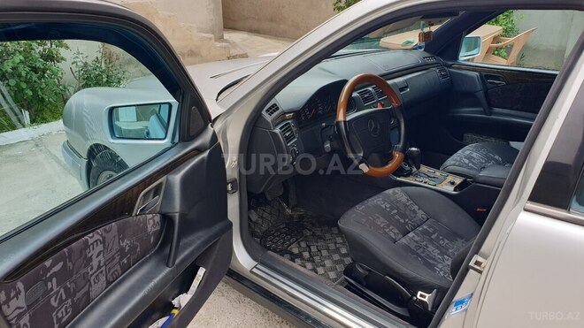 Mercedes E 230 1997, 310,000 km - 2.3 l - Bakı