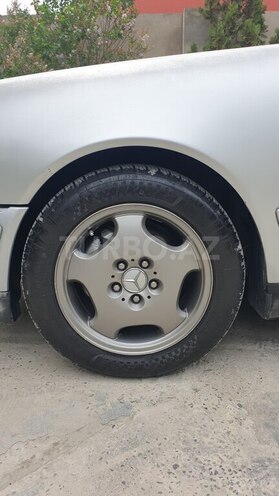 Mercedes E 230 1997, 310,000 km - 2.3 l - Bakı