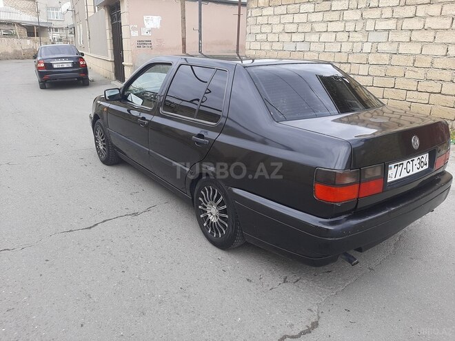 Volkswagen Vento 1997, 228,000 km - 2.0 л - Bakı