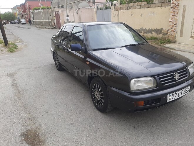 Volkswagen Vento 1997, 228,000 km - 2.0 л - Bakı