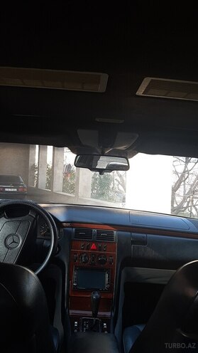 Mercedes E 230 1996, 413,000 km - 2.3 l - Xırdalan