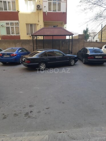 Mercedes E 230 1996, 413,000 km - 2.3 l - Xırdalan