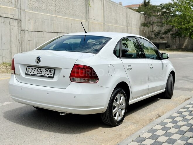 Volkswagen Polo 2014, 138,568 km - 1.6 l - Bakı