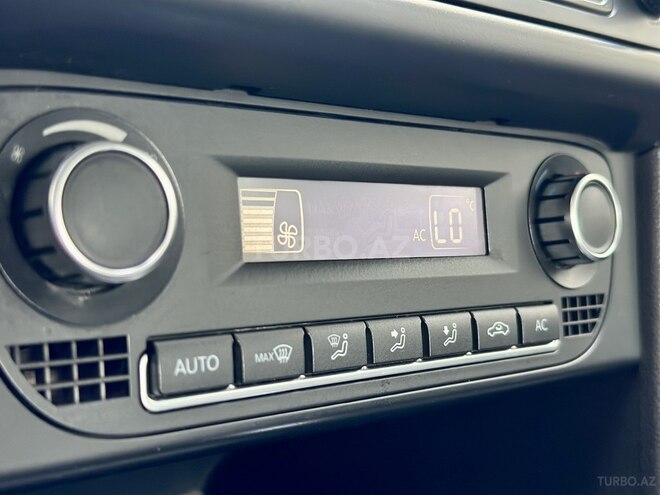 Volkswagen Polo 2014, 138,568 km - 1.6 l - Bakı